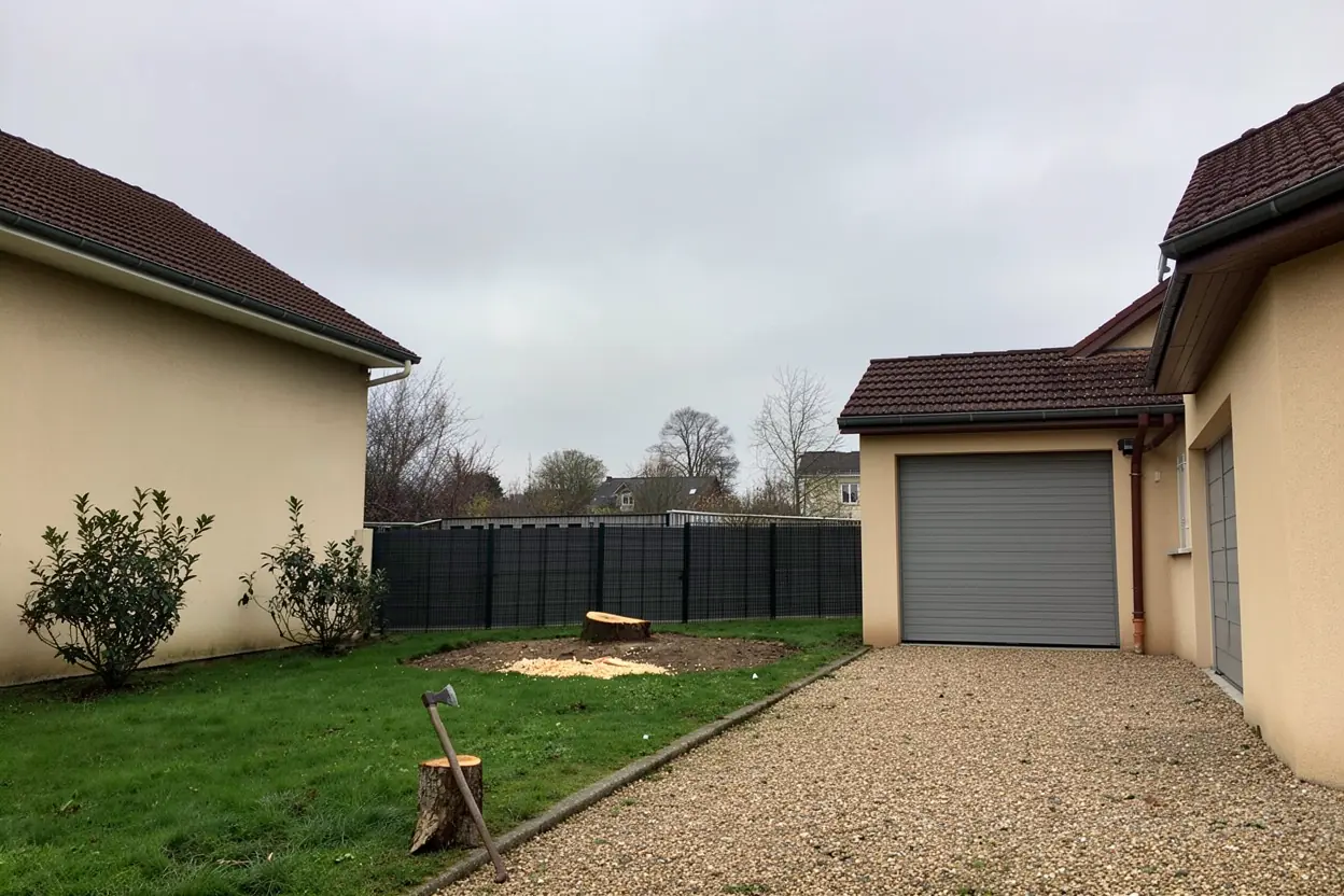 Accès dégagé après démontage à Pirey