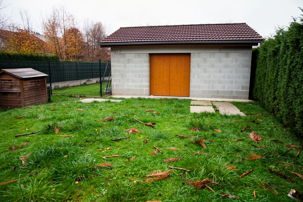 Jardin dégagé après évacuation à Miserey-Salines